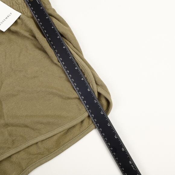 NWT Free Assembly Womens L Track Short Green Pull-On - Picture 4 of 6